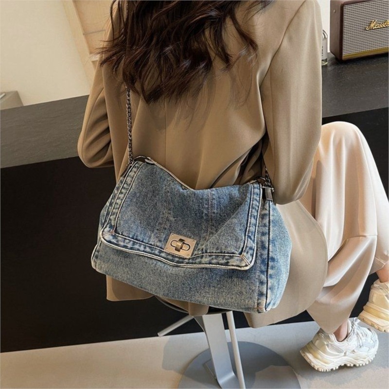 Women Bags Jeans - กระเป๋าโท้ทผ้ายีนส์สไตล์ฮาราจูกุวินเทจสำหรับผู้หญิง กระเป๋าสะพายไหล่ความจุมากสำหรับเดินทางลำลอง กระเป๋าถือสะพายข้างอเนกประสงค์พร้อมสายโซ่สำหรับผู้หญิง ปี 2025