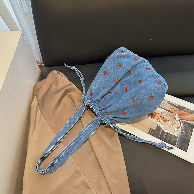 กระเป๋าผ้าเดนิมปักลายเชอร์รี่แ - Women Bags Jeans บทวิจารณ์และราคา